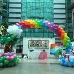Balloon Rainbow Arch with parrots and cranes