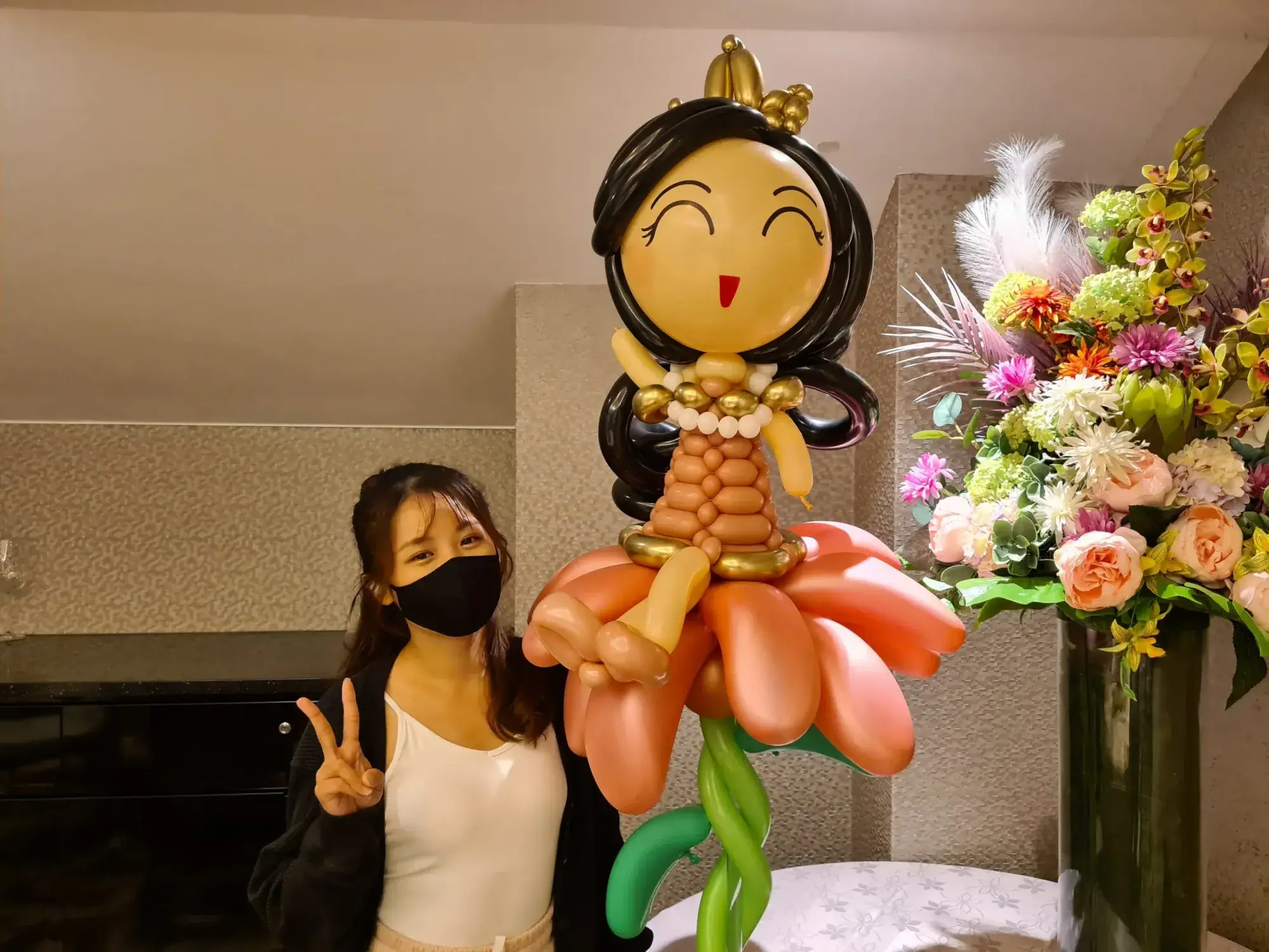 Balloon Sculpture Princess Girl Sitting On Flower