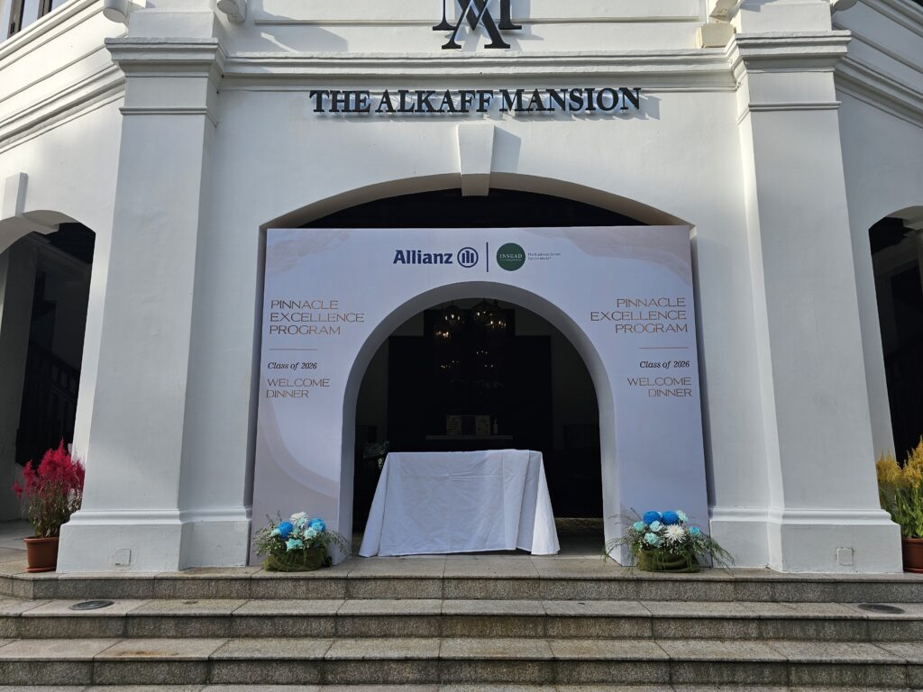 corporate-welcome-dinner-backdrop-singapore-allianz-insead