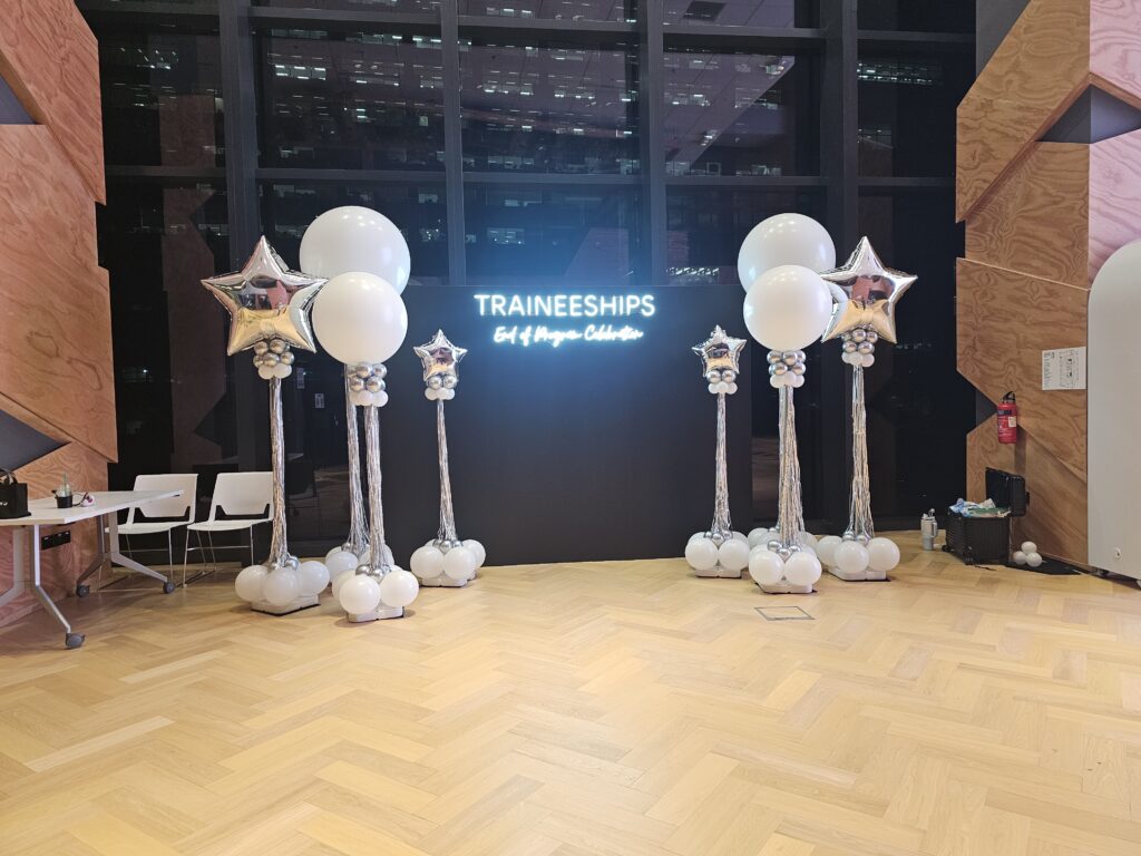 Silver Balloon Columns Singapore – Corporate Traineeship Event Silver Balloon Columns Singapore – Corporate Traineeship Event